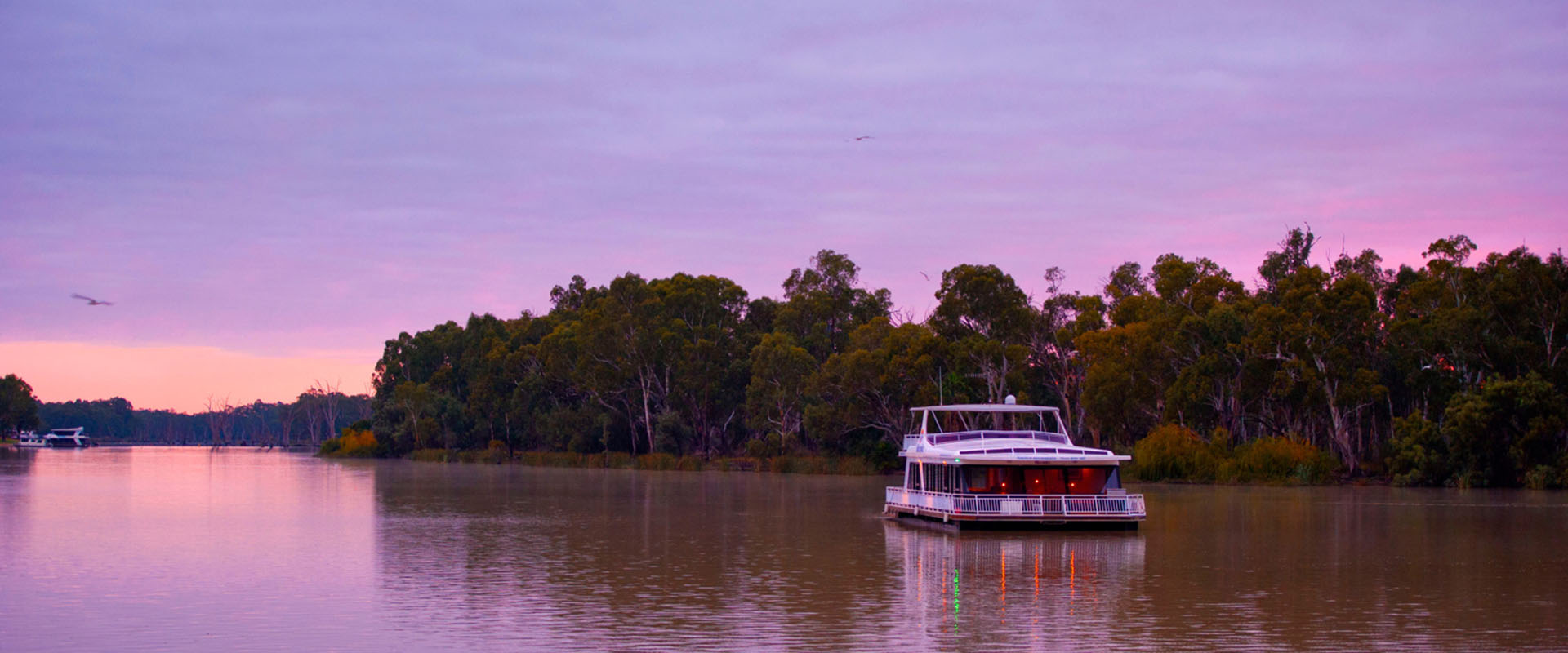 Explore places to go in South Australia: Riverland